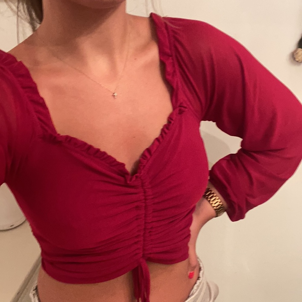 Red top with scrunch tie and sheer sleeves❤️
